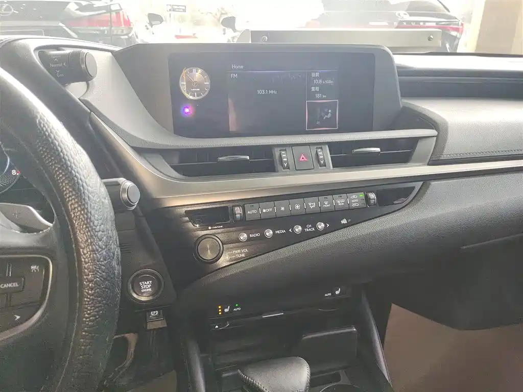 Lexus ES 2018 260 Excellence Edition National V купить на сайте DeffCars