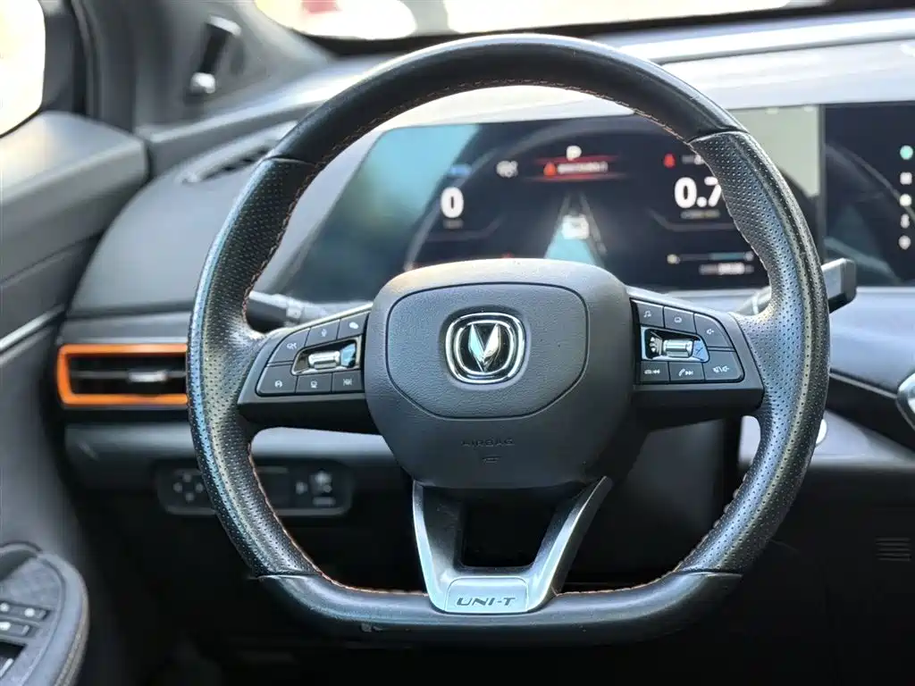 Changan UNI-T 2022 1.5T premium model купить на сайте DeffCars