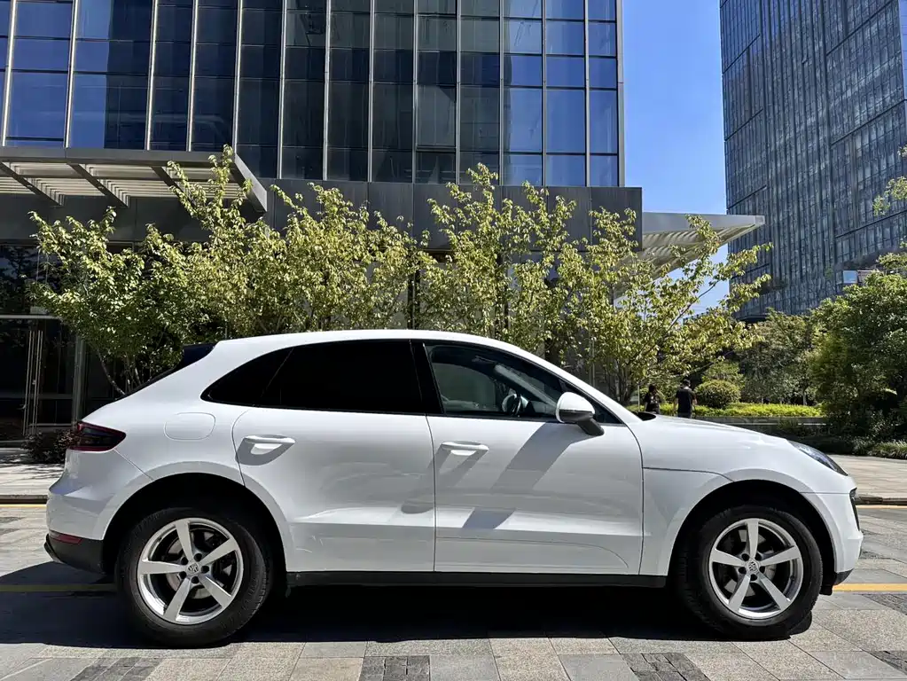 Macan 2017 Macan 2.0T купить на сайте DeffCars