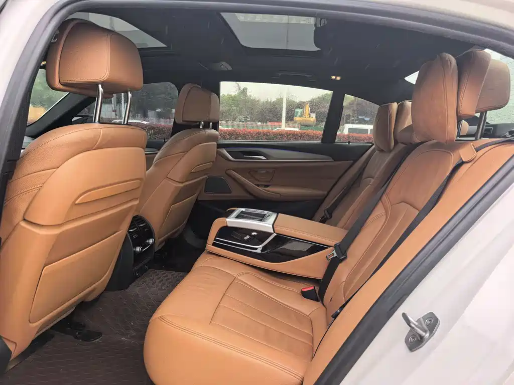 BMW 5 Series 2018 facelift 530Li Exclusive M Sports Package купить на сайте DeffCars