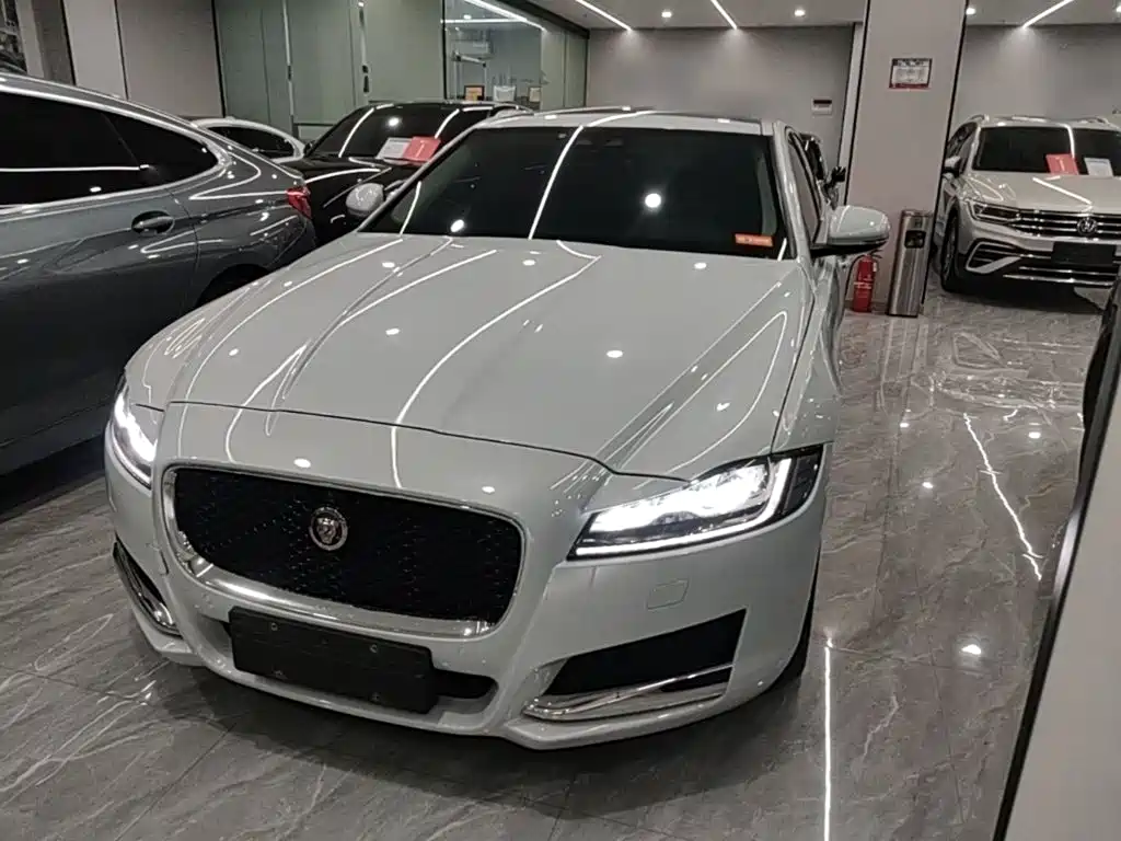 Jaguar XFL 2020 XFL 2.0T P250 four-wheel drive exclusive edition купить на сайте DeffCars