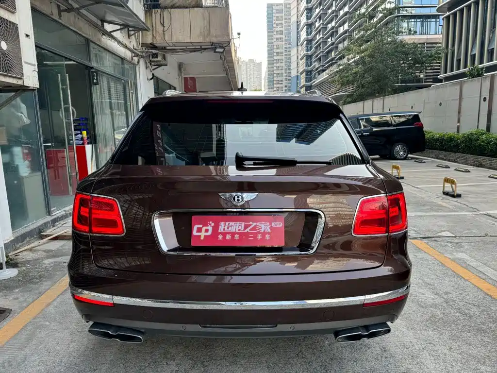 Bentayga 2018 4.0T V8 купить на сайте DeffCars