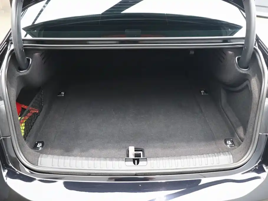 Audi A7L 2024 45TFSI S-line Dream Building Liquid Crystal Package купить на сайте DeffCars