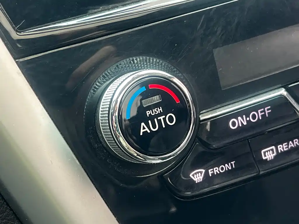 Loulan 2019 2.5 S/C HEV XL 4WD Hybrid Intelligent Premium Edition National VI купить на сайте DeffCars