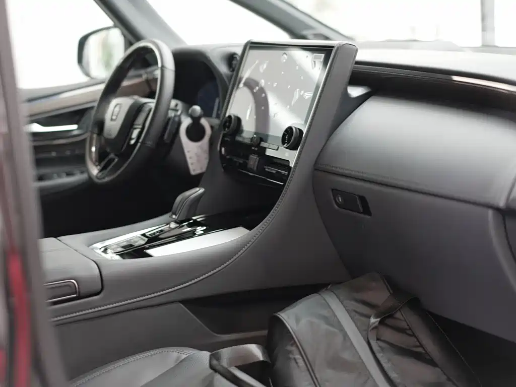 Wilfa 2024 Crown Dual Engine 2.5L Extreme Edition купить на сайте DeffCars