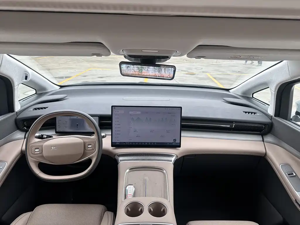 Xpeng X9 2025 pure electric 740 long battery life Max купить на сайте DeffCars