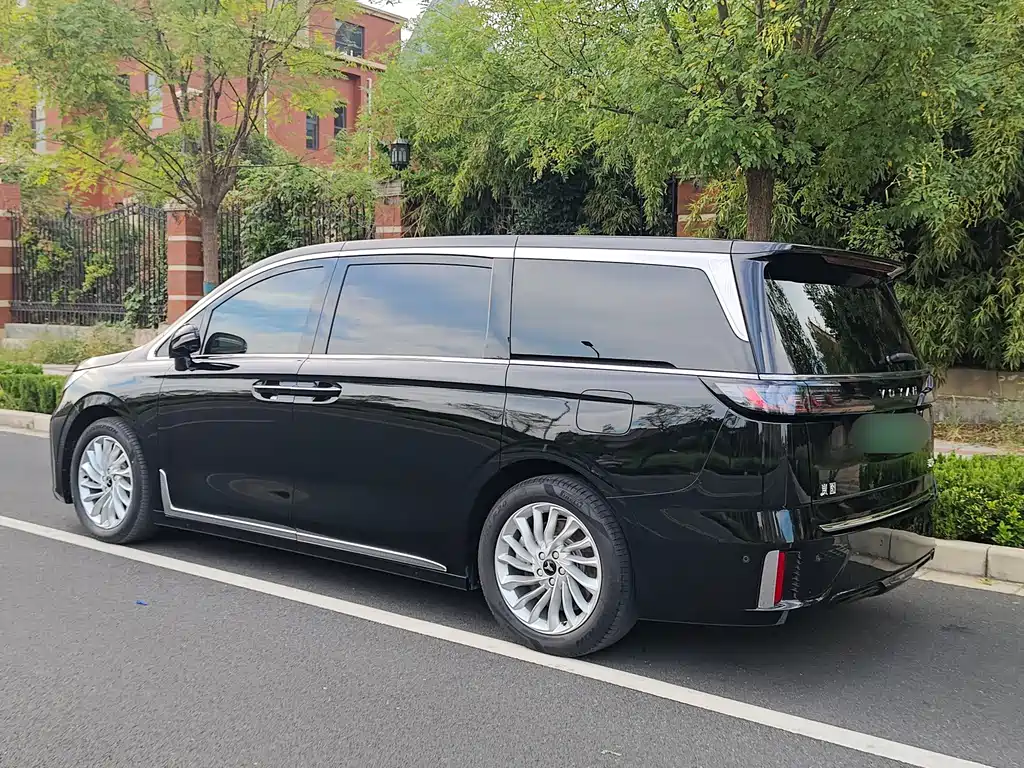 Lantu Dreamer 2024 PHEV Extra Long Range Premium Edition купить на сайте DeffCars