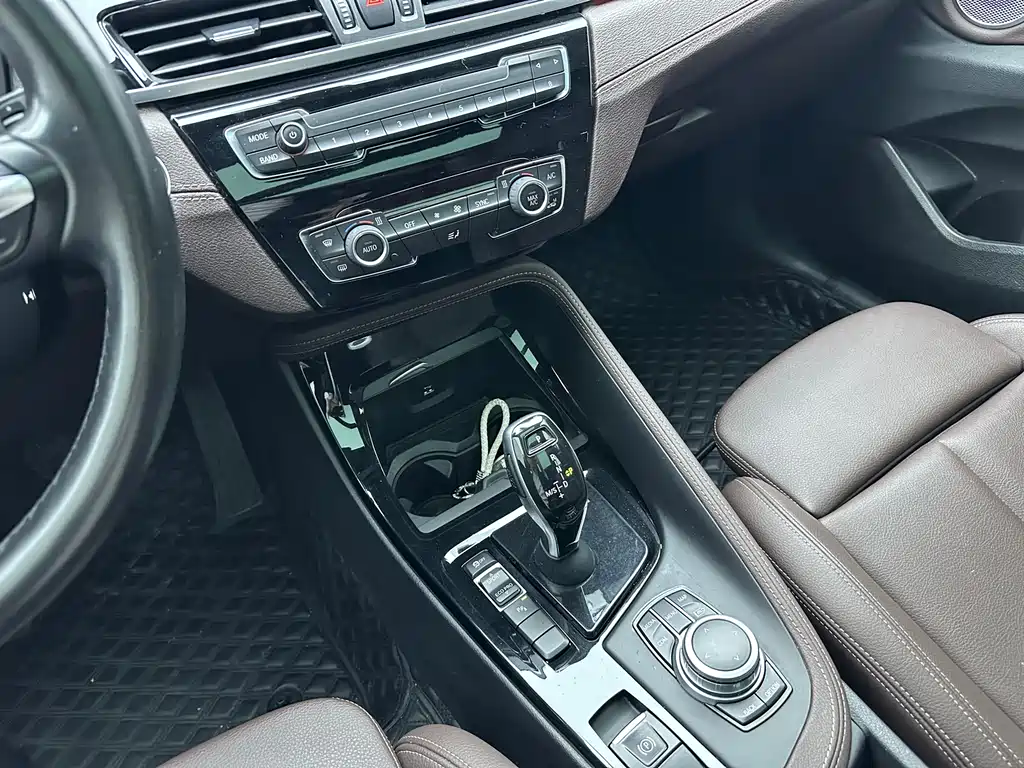 BMW X2 2021 sDrive25i M Off-Road Package купить на сайте DeffCars