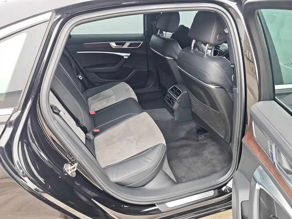 Audi A6L 2023 45 TFSI quattro premium dynamic model купить на сайте DeffCars