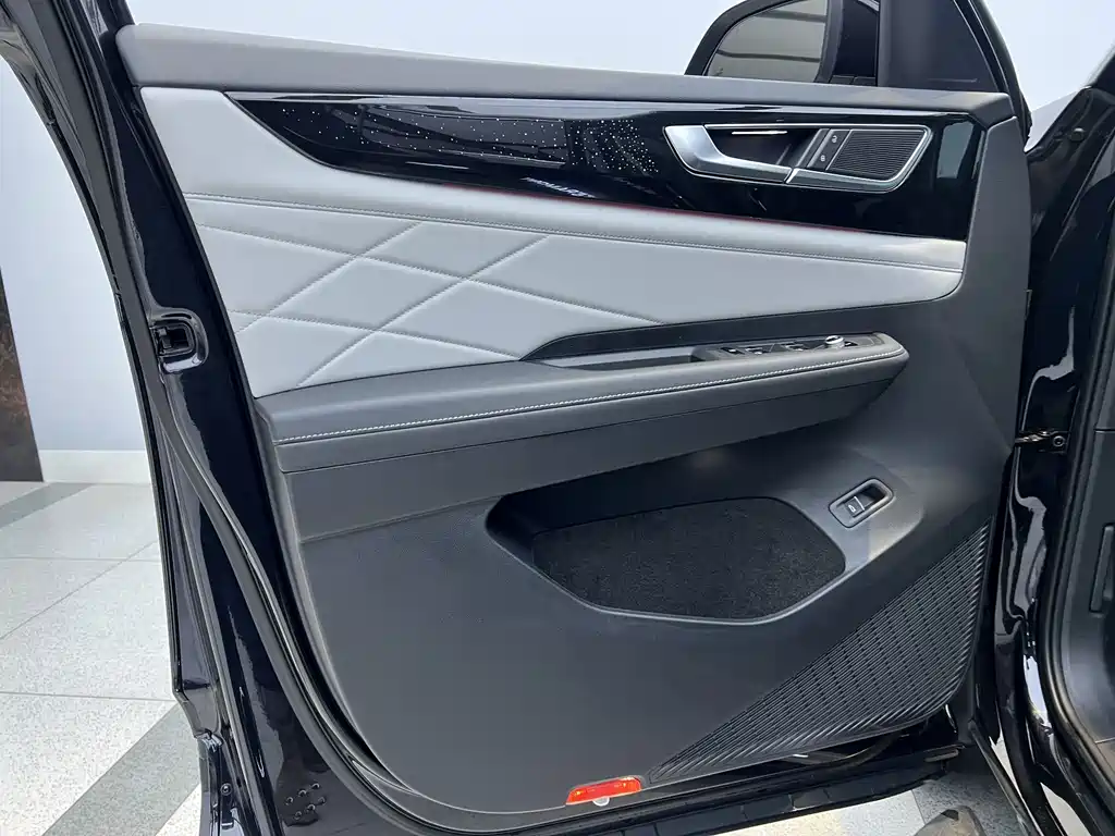 Touron 2024 380TSI four-wheel drive Dragon Edition купить на сайте DeffCars