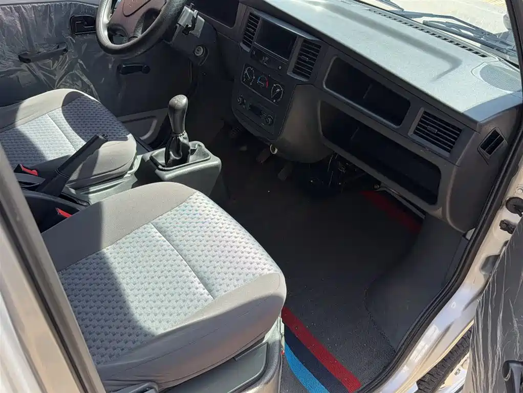 Wuling Zhiguang 2020 1.2L Practical National VI LSI купить на сайте DeffCars