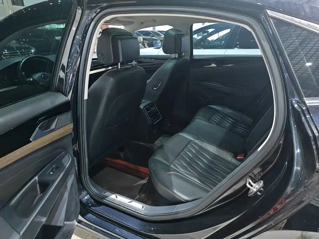 Passat 2020 facelift 330TSI Deluxe Edition National VI купить на сайте DeffCars