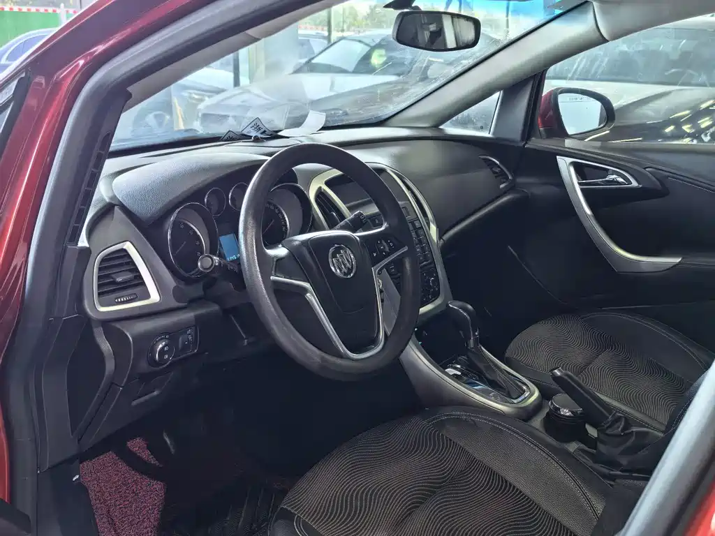 Excelle GT 2014 XT 1.6L automatic fashion version купить на сайте DeffCars