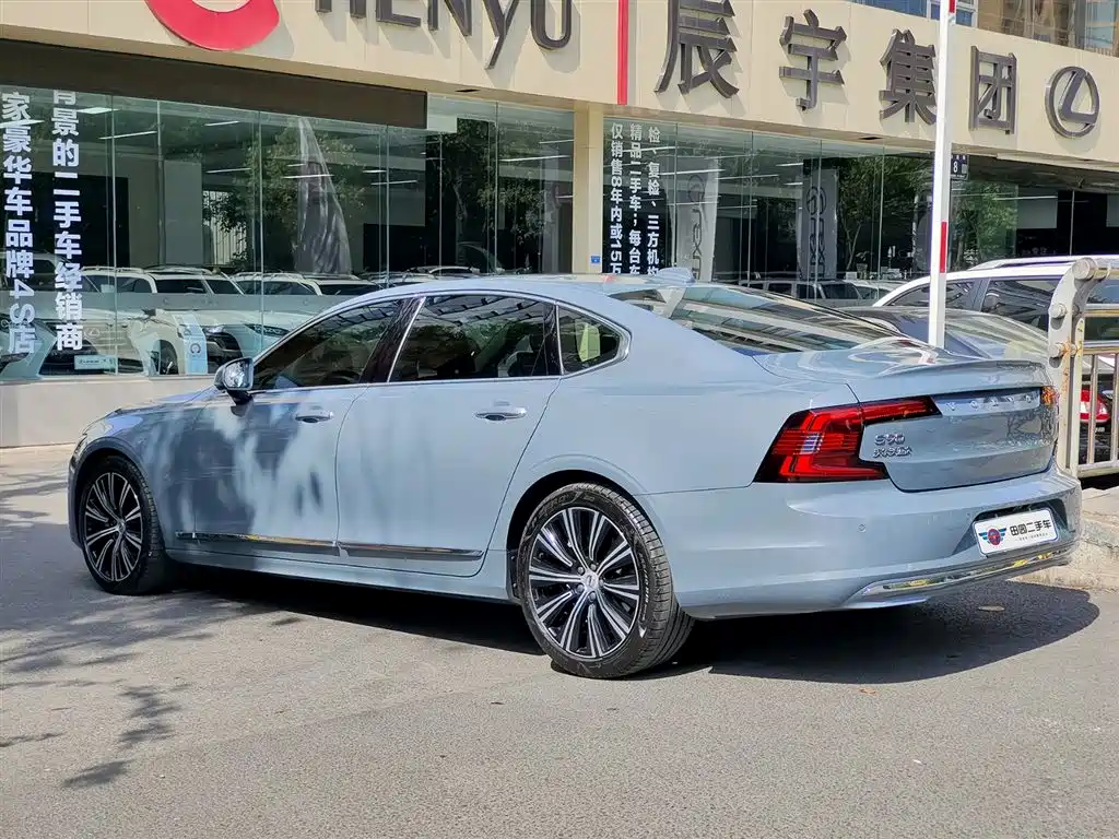 Volvo S90 2022 B5 Zhiyuan Luxury Edition купить на сайте DeffCars