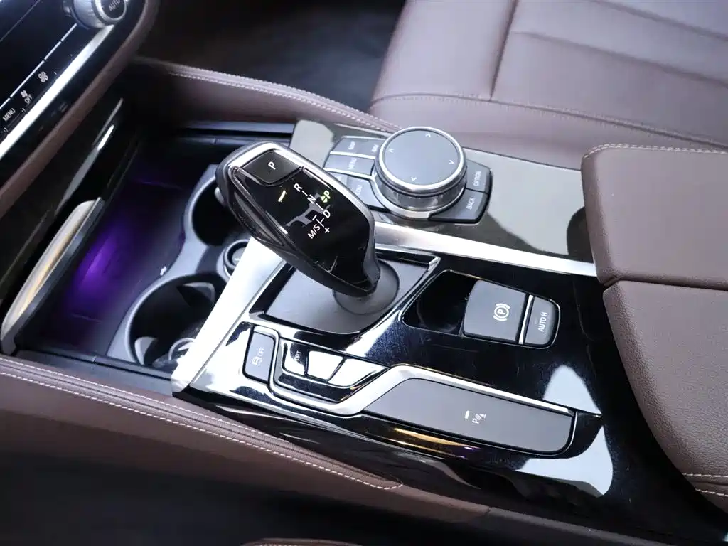BMW 5 Series 2020 525Li M Sports Package купить на сайте DeffCars