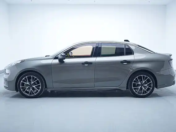 Lynk & Co 03 2021 1.5TD DCT Champion Edition купить на сайте DeffCars