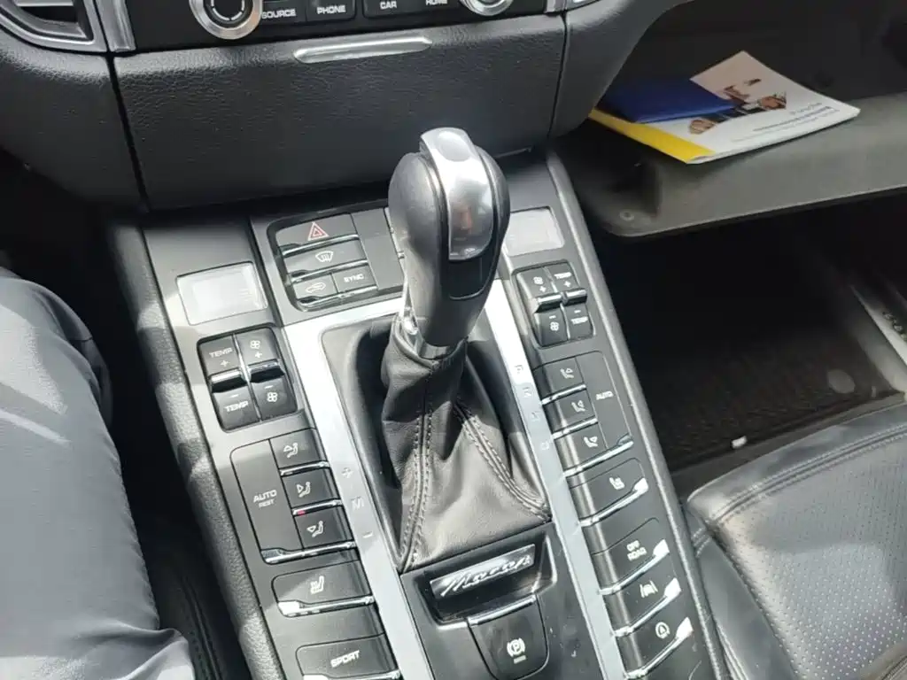 Macan 2017 Macan Turbo 3.6T купить на сайте DeffCars