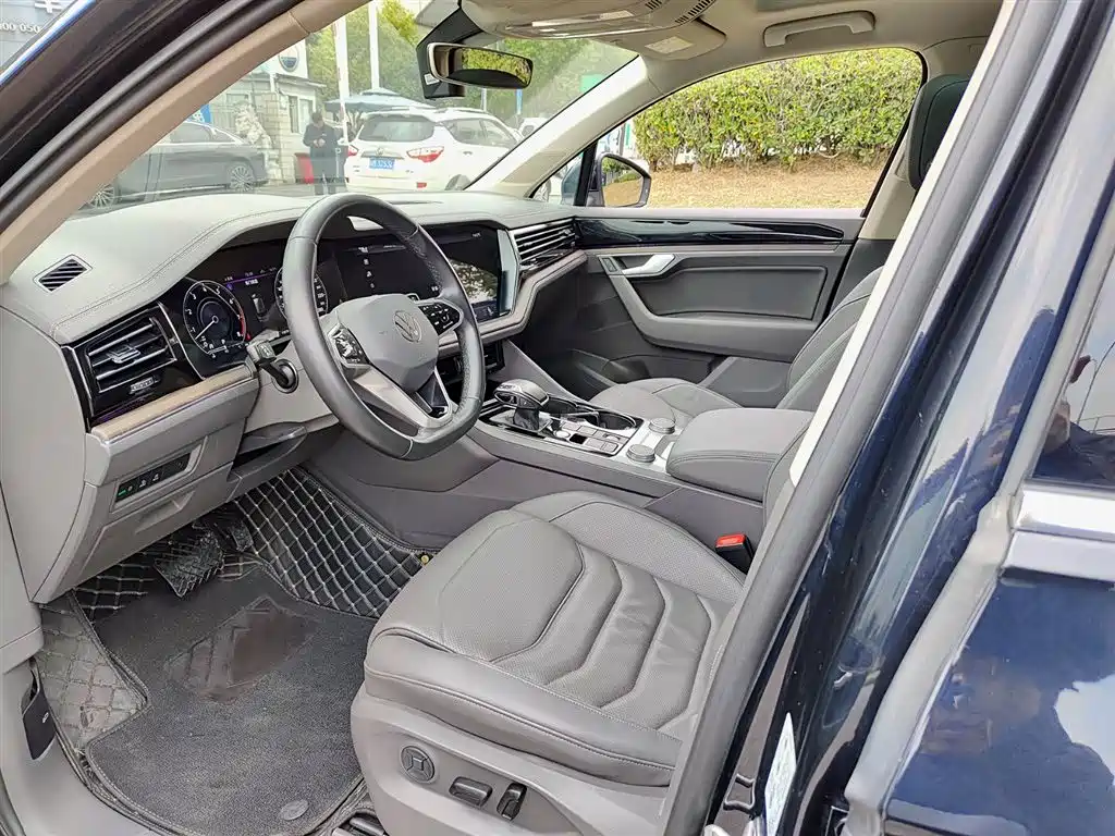 Touareg 2022 3.0TSI Ruixiang Edition Classic Sports Package купить на сайте DeffCars