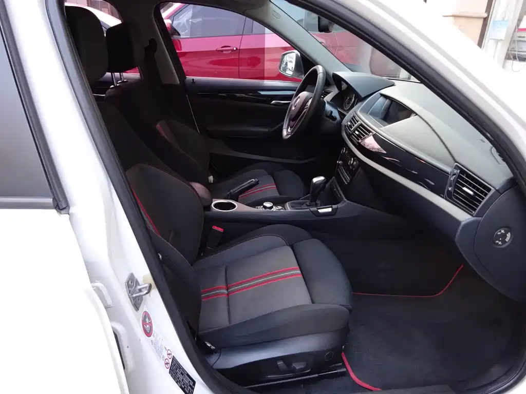 BMW X1 2013 sDrive18i Sports Design Package купить на сайте DeffCars