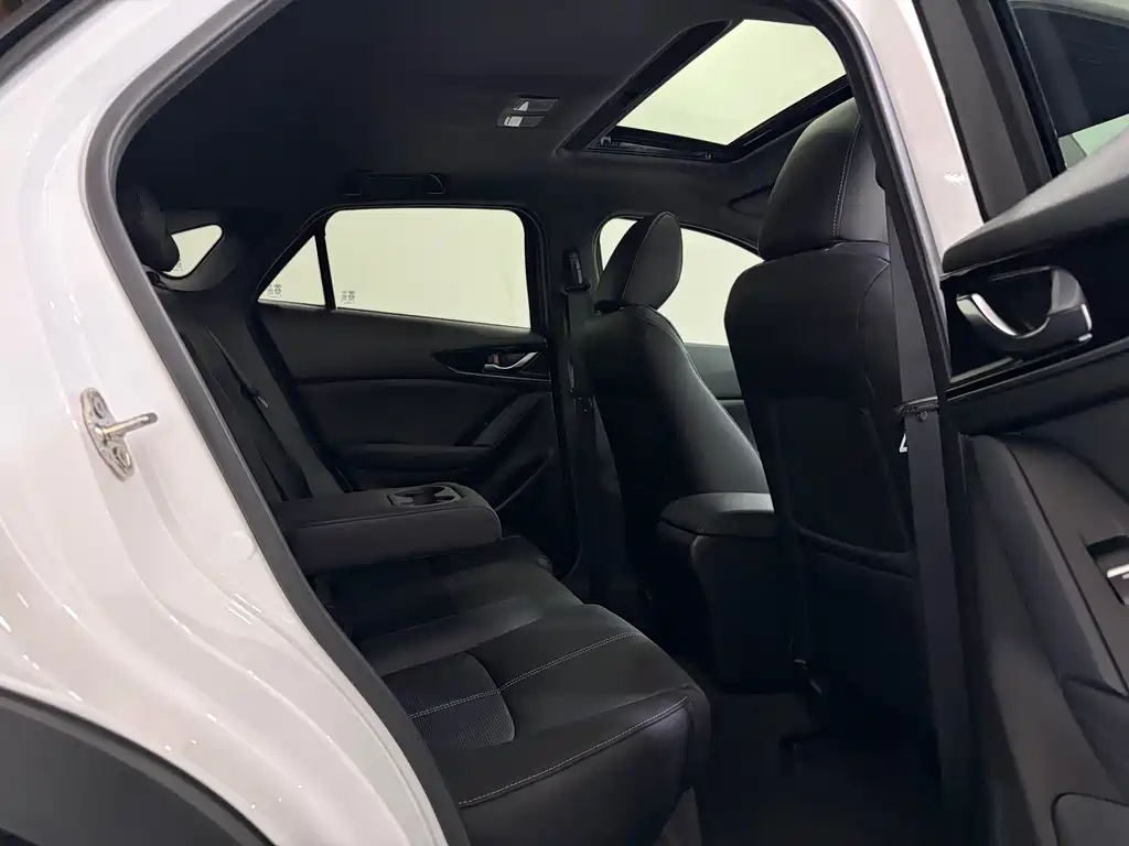 Mazda CX-4 2021 2.0L automatic two-wheel drive Blue Sky Vitality Edition купить на сайте DeffCars