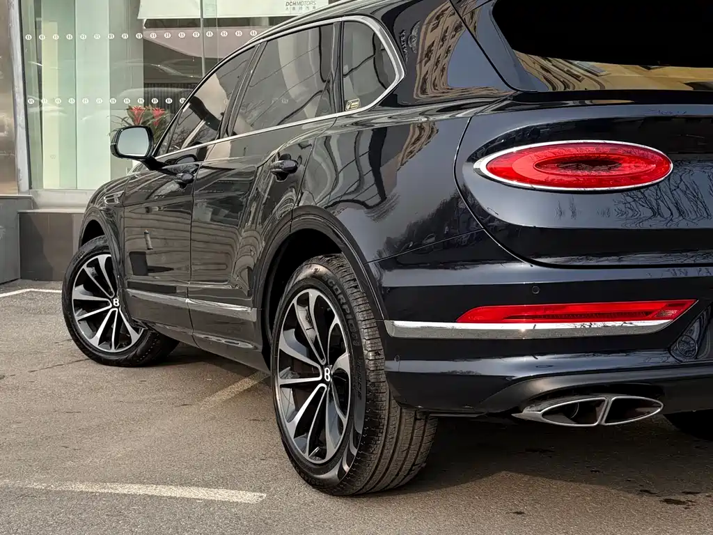 Bentayga 2024 4.0T V8 купить на сайте DeffCars