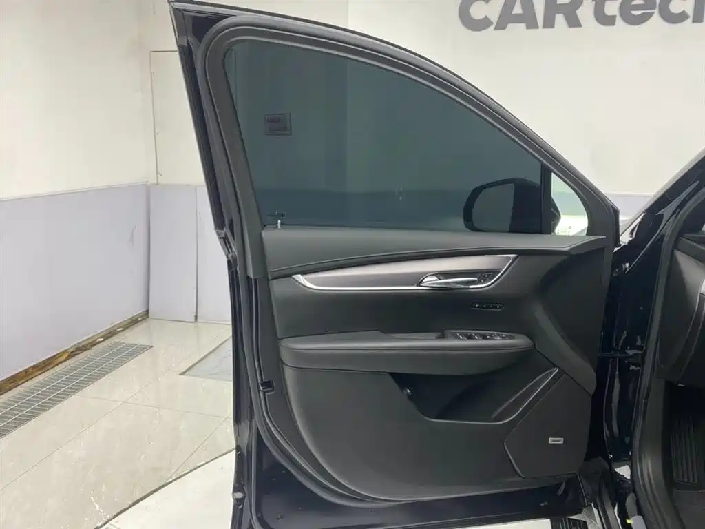 Cadillac XT6 2021 2.0T seven-seat four-wheel drive stylish model купить на сайте DeffCars