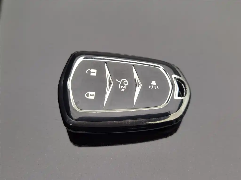 Cadillac XT4 2023 28T two-wheel drive luxury model купить на сайте DeffCars