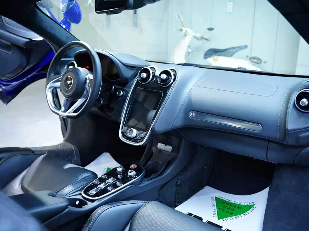 McLaren GT 2022 4.0T standard model купить на сайте DeffCars