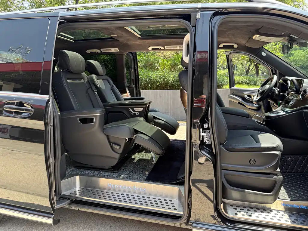 Mercedes-Benz V-Class 2022 V 260 L Long Wheelbase Luxury Edition купить на сайте DeffCars