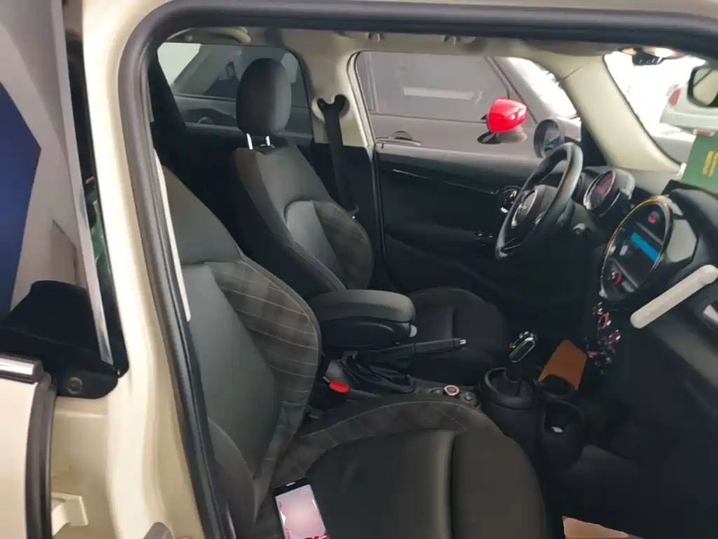 MINI 2018 1.5T COOPER Classic Five-Door Edition купить на сайте DeffCars