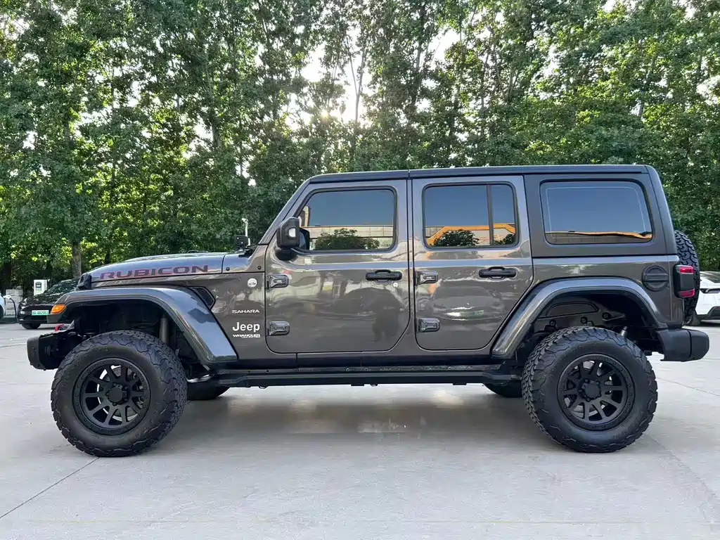 Wrangler 2021 2.0T Sahara four-door version купить на сайте DeffCars