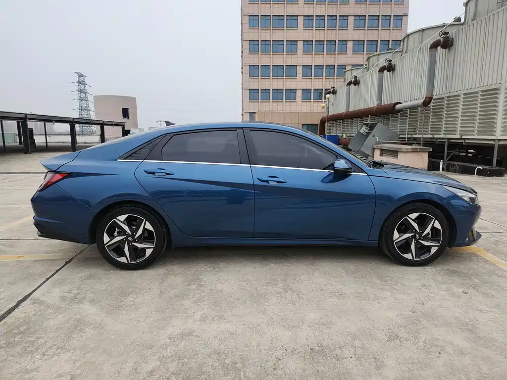 Elantra 2022 1.5L CVT LUX Premium Edition купить на сайте DeffCars