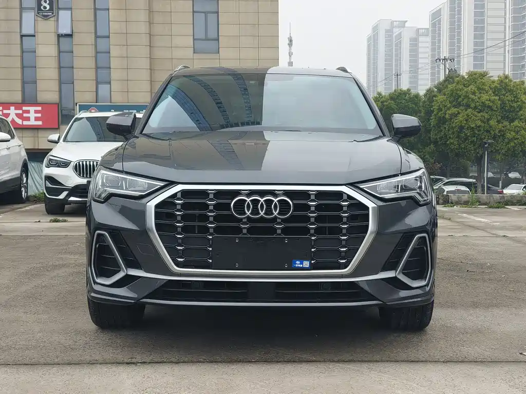 Audi Q3 2022 35 TFSI Fashionable and Dynamic купить на сайте DeffCars