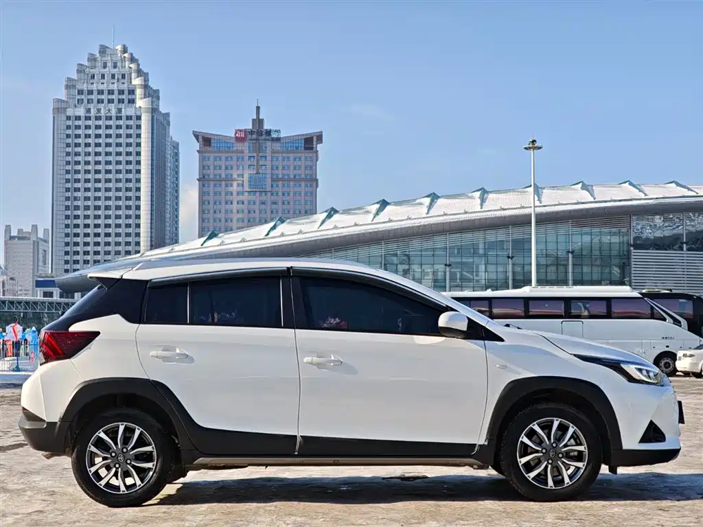 YARiS L Zhixuan 2021 Zhixuan X 1.5L CVT Premium Edition купить на сайте DeffCars