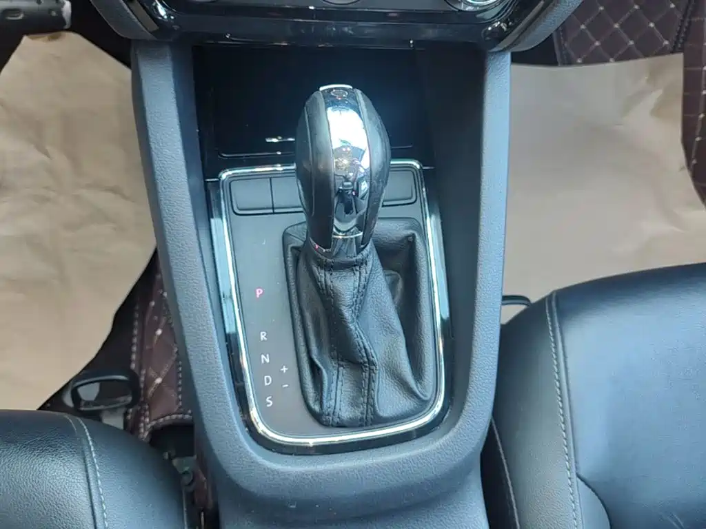 Sagitar 2015 1.6L automatic comfort model купить на сайте DeffCars