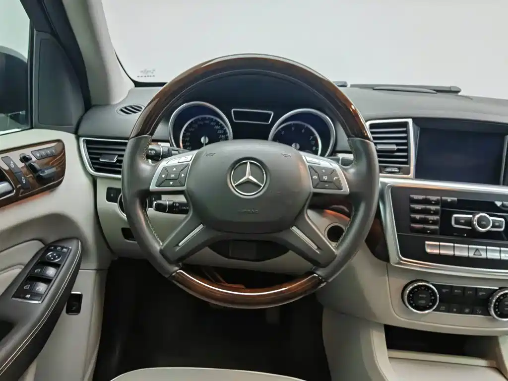 Mercedes-Benz M-Class 2012 ML 350 Luxury Model купить на сайте DeffCars