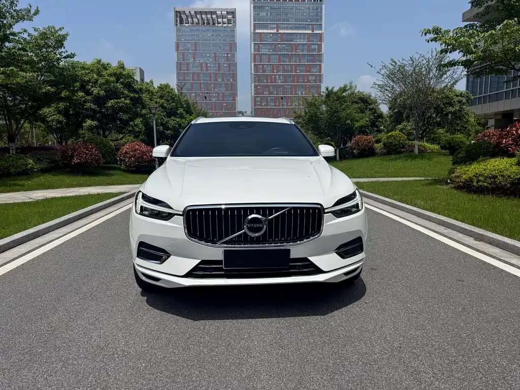 Volvo XC60 2021 T5 four-wheel drive Zhiyuan Deluxe Edition купить на сайте DeffCars