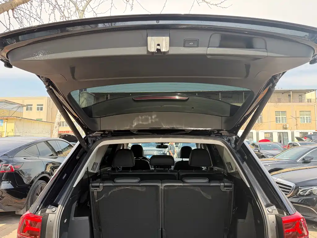 Touron 2022 330TSI two-wheel drive luxury version купить на сайте DeffCars