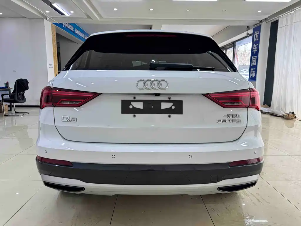 Audi Q3 2022 35 TFSI Fashionable and Dynamic купить на сайте DeffCars