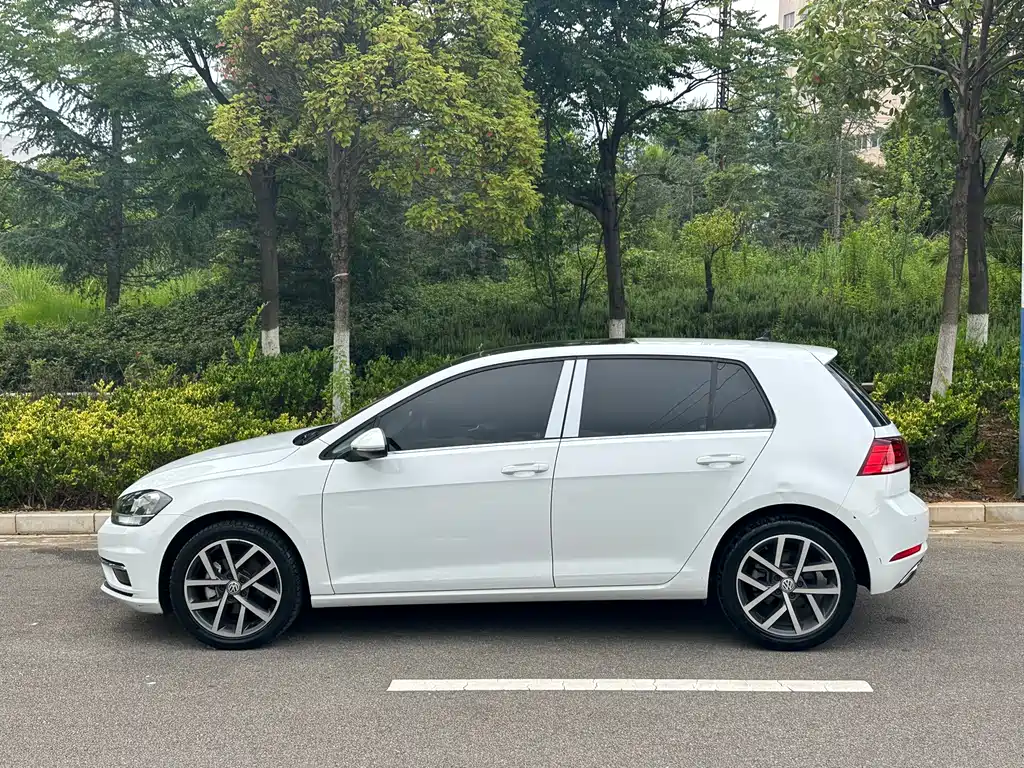 Golf 2020 Beloved Edition 280TSI DSG Comfort Type купить на сайте DeffCars