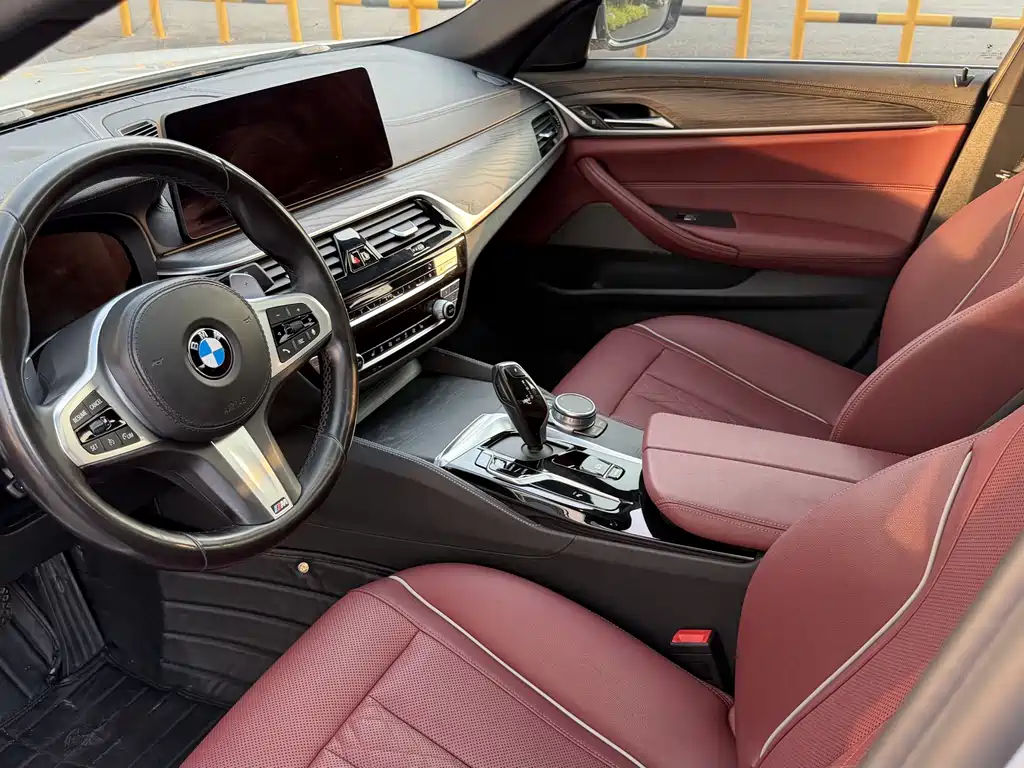 BMW 5 Series 2021 530Li Leading M Sports Package купить на сайте DeffCars
