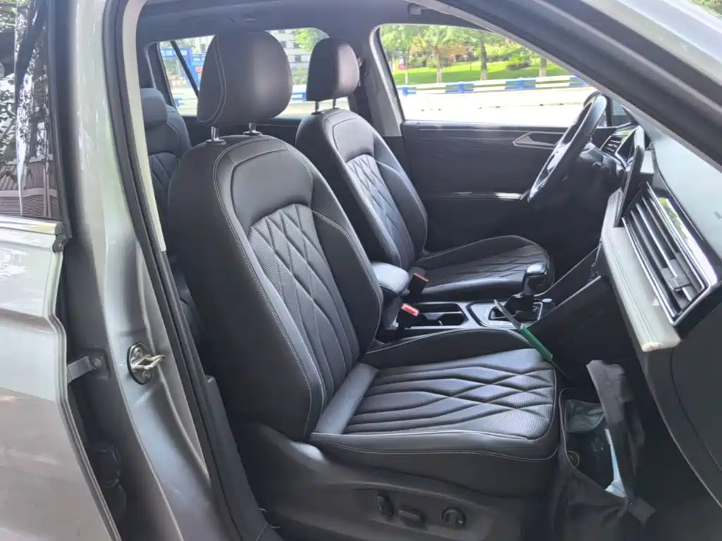 Tiguan L plug-in hybrid 2022 430PHEV plug-in hybrid premium version купить на сайте DeffCars