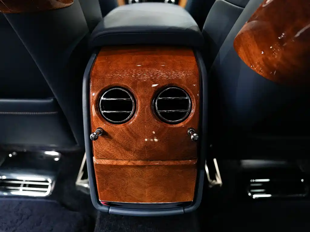 Phantom 2018 6.7T long wheelbase version купить на сайте DeffCars