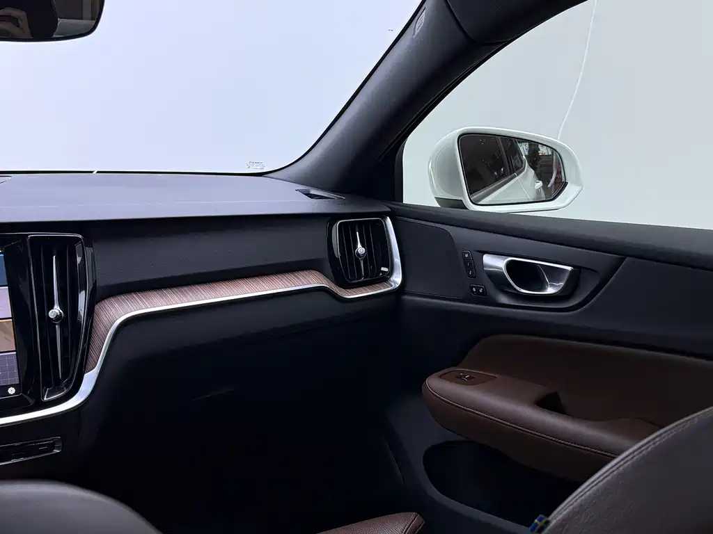 Volvo S60 2023 B4 Zhiyuan Luxury Edition купить на сайте DeffCars