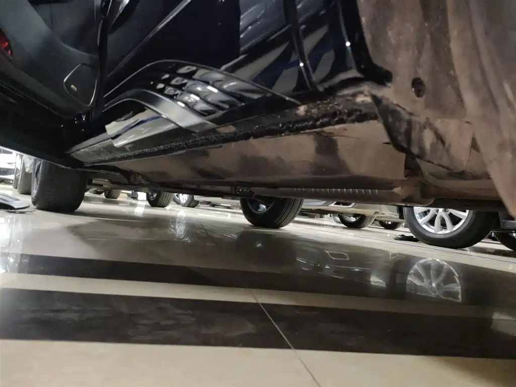 Hongqi HS5 2023 2.0T Qixiang Pro version купить на сайте DeffCars