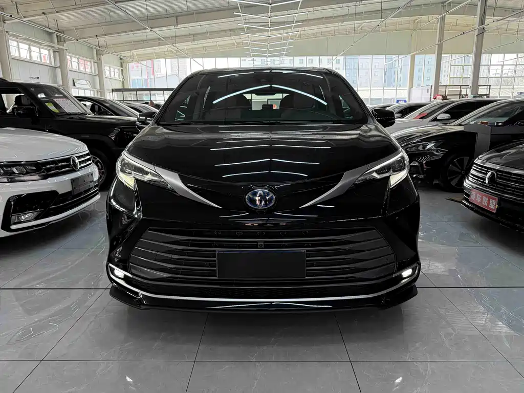 SIENNA 2023 2.5L Hybrid Premium Edition купить на сайте DeffCars