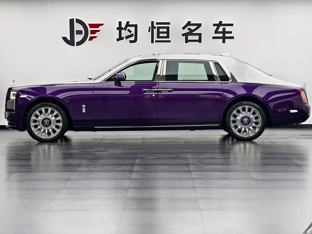 Phantom 2018 6.7T long wheelbase version купить на сайте DeffCars