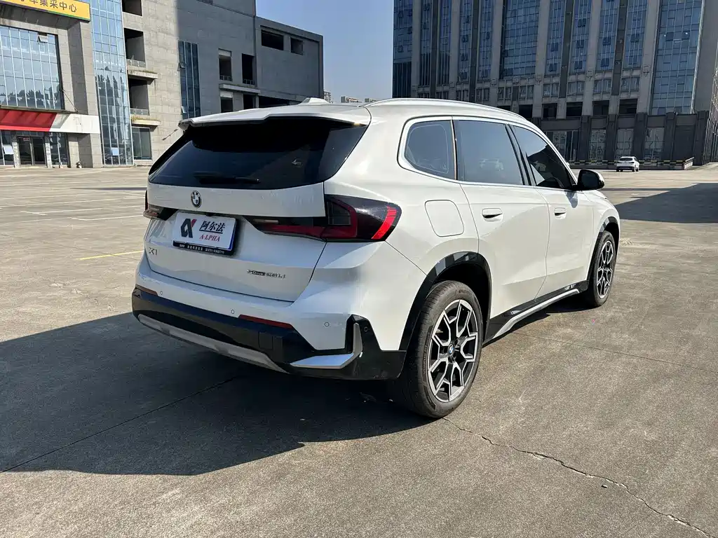 BMW X1 2024 sDrive25Li X Design Package купить на сайте DeffCars
