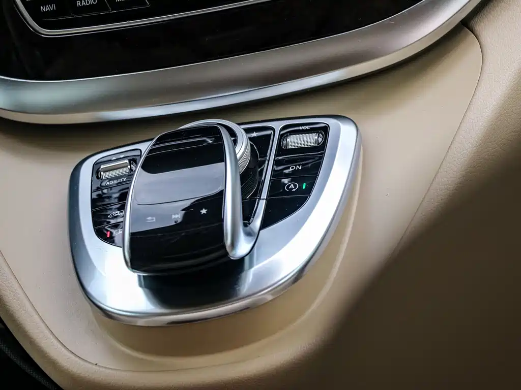 Mercedes-Benz V-Class 2016 V 260 Premium Edition купить на сайте DeffCars