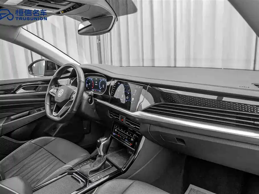 Passat 2022 330TSI Deluxe Edition купить на сайте DeffCars